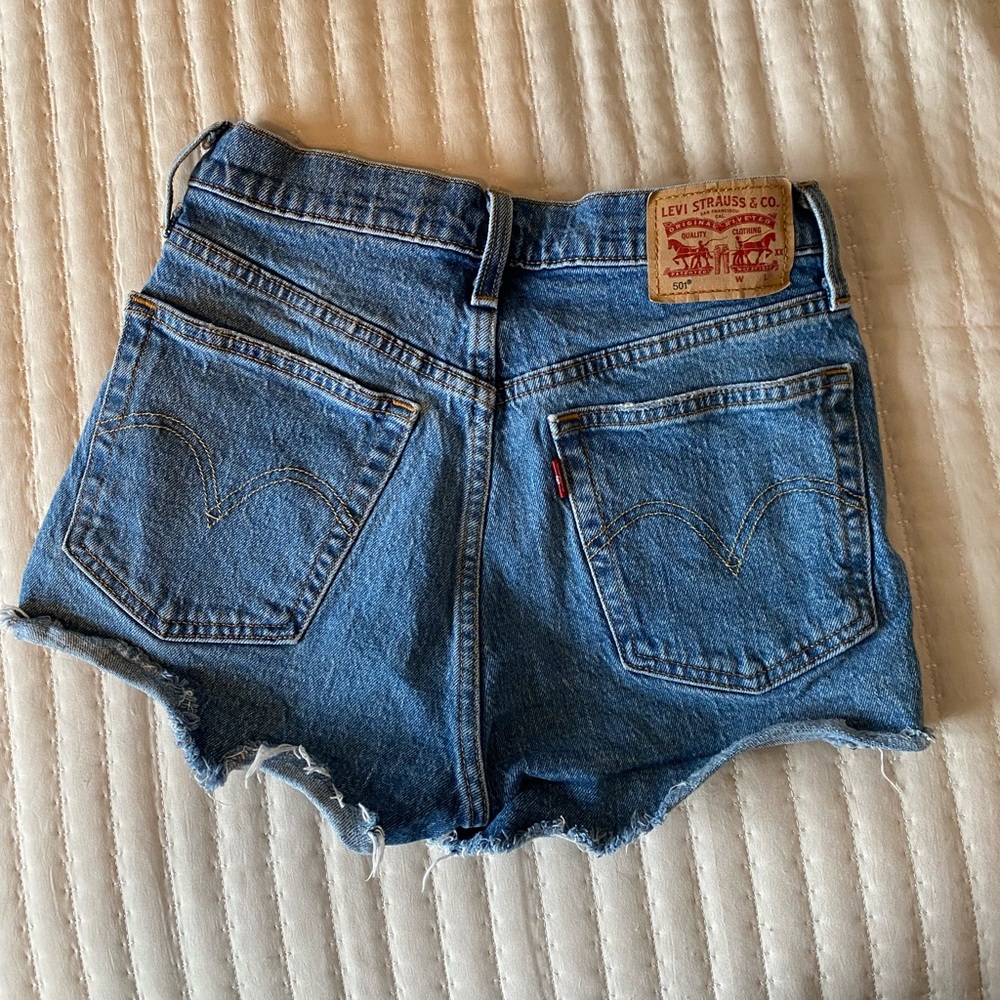 Levis 501 Medium Wash Jean Shorts